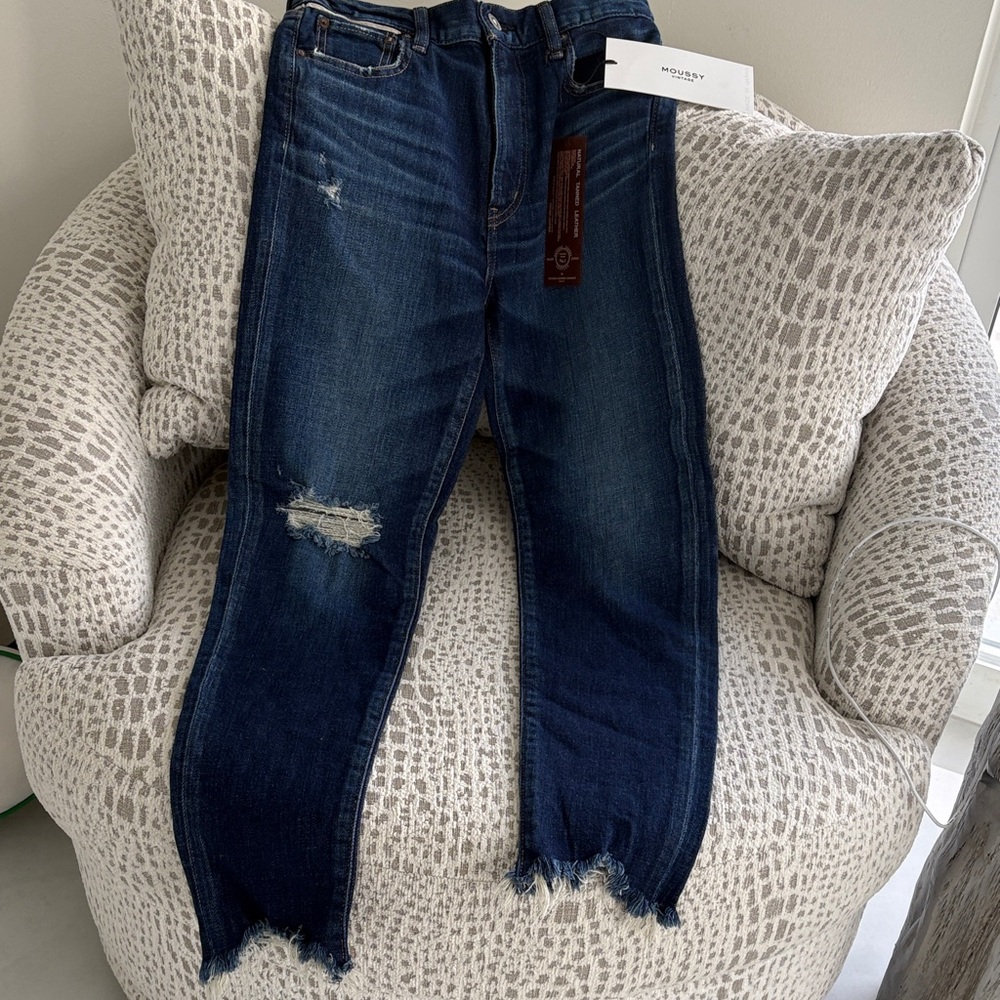 NWT Moussy Dark Blue Distressed Ankle Jeans